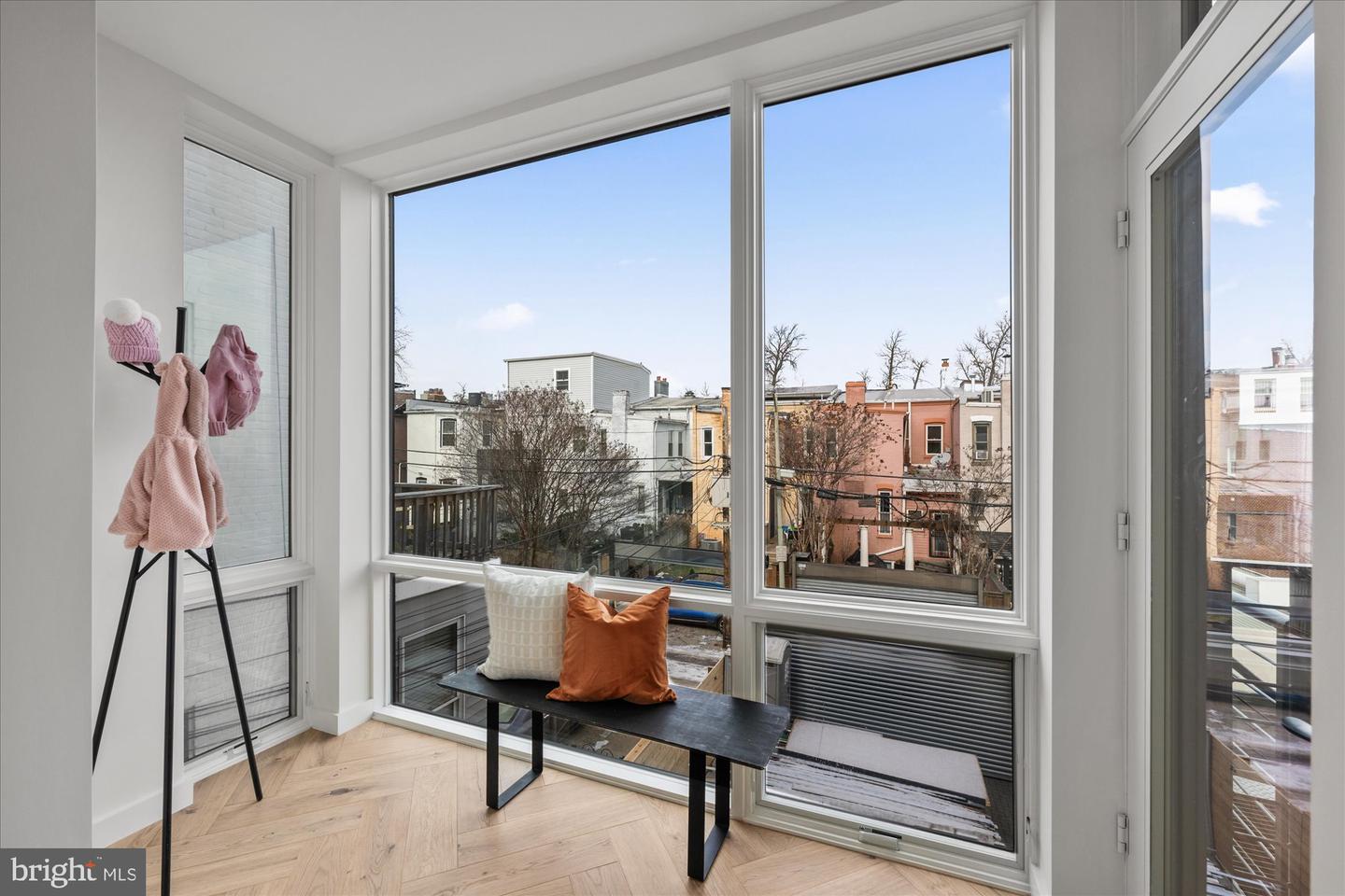 1319 R ST NW #UNIT 2, WASHINGTON, District Of Columbia 20009, 3 Bedrooms Bedrooms, ,2 BathroomsBathrooms,Residential,For sale,1319 R ST NW #UNIT 2,DCDC2185116 MLS # DCDC2185116