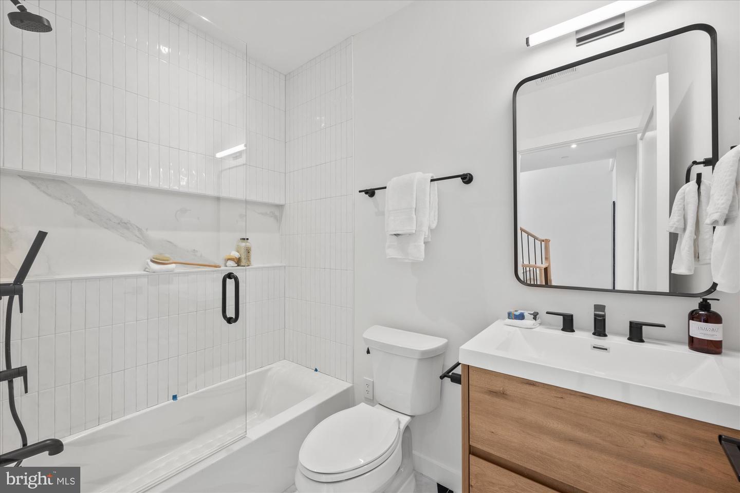 1319 R ST NW #UNIT 2, WASHINGTON, District Of Columbia 20009, 3 Bedrooms Bedrooms, ,2 BathroomsBathrooms,Residential,For sale,1319 R ST NW #UNIT 2,DCDC2185116 MLS # DCDC2185116