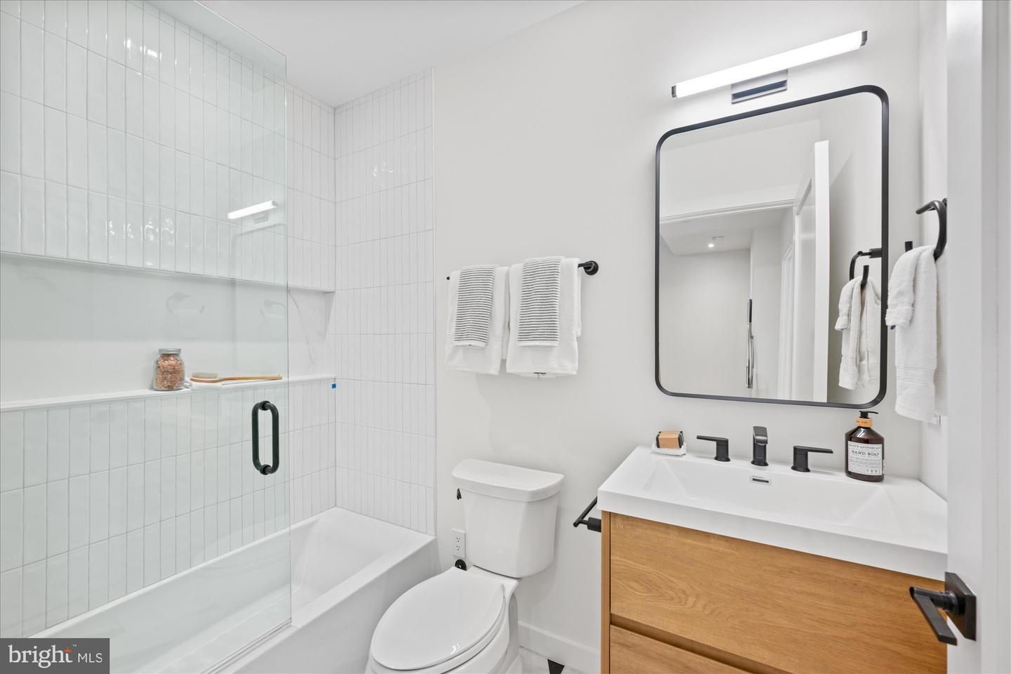 1319 R ST NW #UNIT 1, WASHINGTON, District Of Columbia 20009, 3 Bedrooms Bedrooms, ,2 BathroomsBathrooms,Residential,For sale,1319 R ST NW #UNIT 1,DCDC2185150 MLS # DCDC2185150