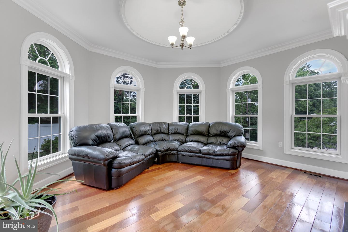 6529 FAIRLAWN DR, MCLEAN, Virginia 22101, 6 Bedrooms Bedrooms, ,5 BathroomsBathrooms,Residential,For sale,6529 FAIRLAWN DR,VAFX2222012 MLS # VAFX2222012