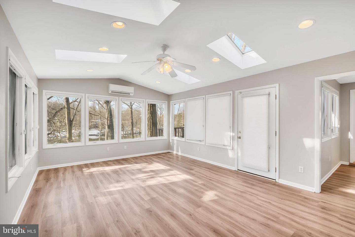 3416 MANSFIELD RD, FALLS CHURCH, Virginia 22041, 5 Bedrooms Bedrooms, ,3 BathroomsBathrooms,Residential,For sale,3416 MANSFIELD RD,VAFX2222032 MLS # VAFX2222032