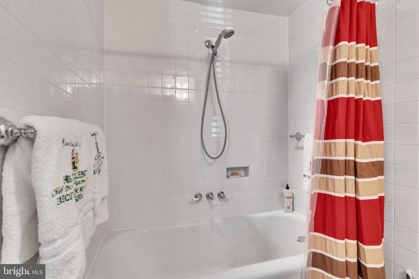 1026 16TH ST NW #202, WASHINGTON, District Of Columbia 20036, 2 Bedrooms Bedrooms, ,2 BathroomsBathrooms,Residential,For sale,1026 16TH ST NW #202,DCDC2185434 MLS # DCDC2185434