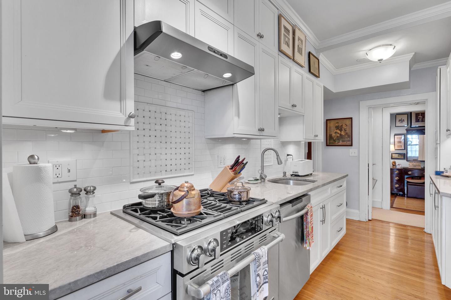 1026 16TH ST NW #202, WASHINGTON, District Of Columbia 20036, 2 Bedrooms Bedrooms, ,2 BathroomsBathrooms,Residential,For sale,1026 16TH ST NW #202,DCDC2185434 MLS # DCDC2185434