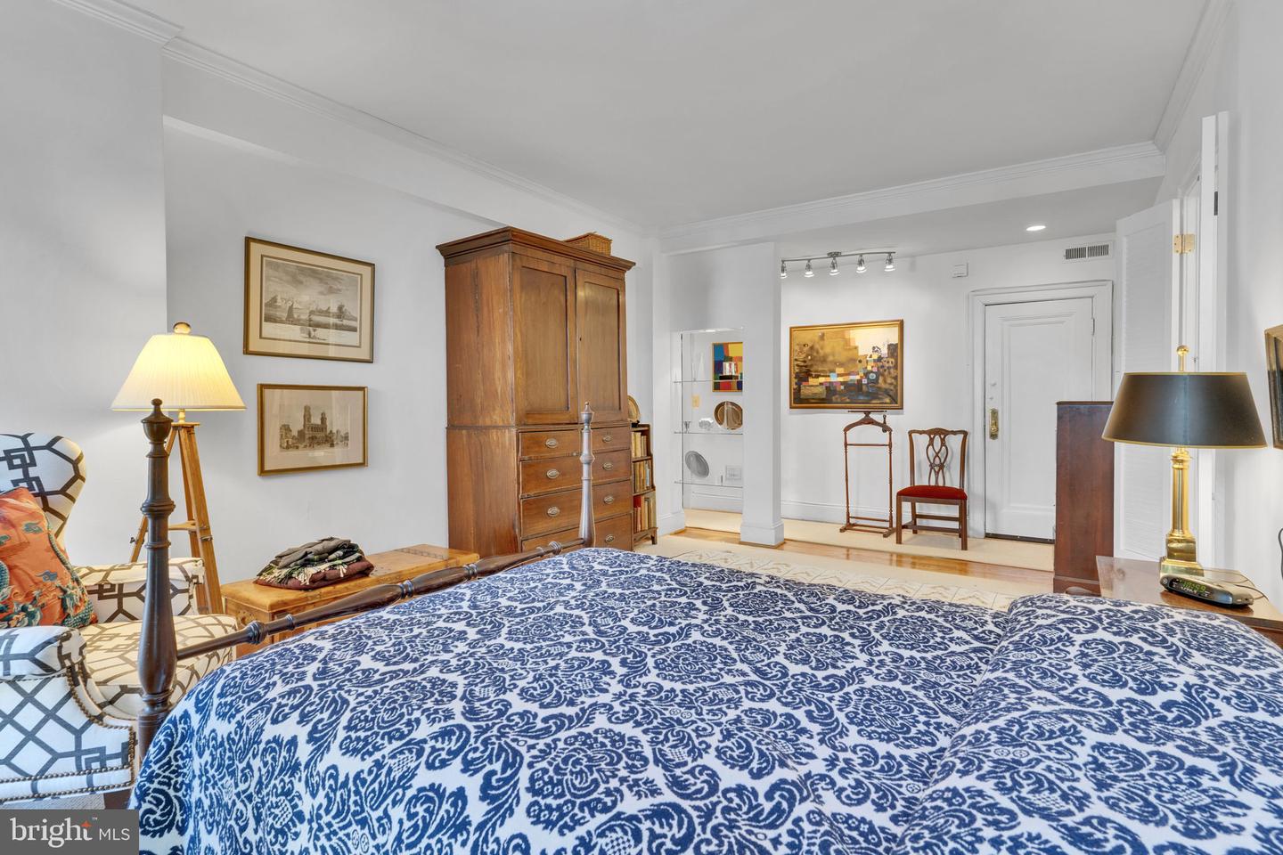 1026 16TH ST NW #202, WASHINGTON, District Of Columbia 20036, 2 Bedrooms Bedrooms, ,2 BathroomsBathrooms,Residential,For sale,1026 16TH ST NW #202,DCDC2185434 MLS # DCDC2185434