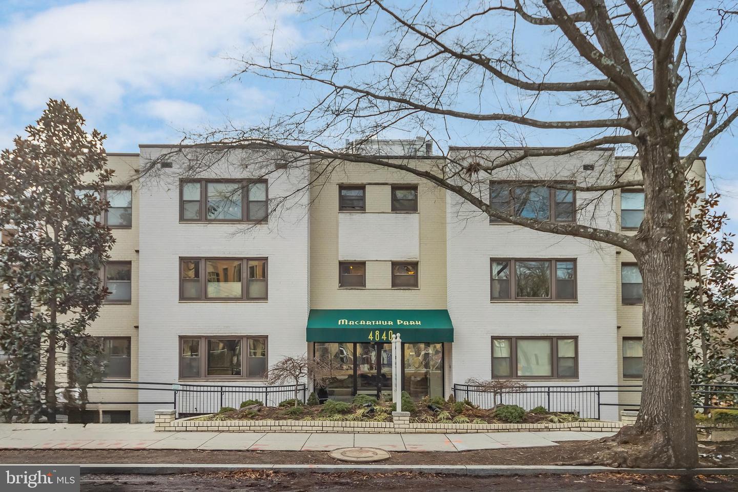 4840 MACARTHUR BLVD NW #307, WASHINGTON, District Of Columbia 20007, 2 Bedrooms Bedrooms, ,1 BathroomBathrooms,Residential,For sale,4840 MACARTHUR BLVD NW #307,DCDC2185450 MLS # DCDC2185450