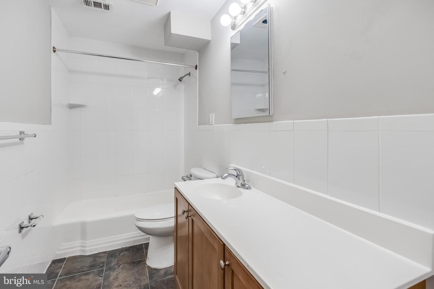 4840 MACARTHUR BLVD NW #307, WASHINGTON, District Of Columbia 20007, 2 Bedrooms Bedrooms, ,1 BathroomBathrooms,Residential,For sale,4840 MACARTHUR BLVD NW #307,DCDC2185450 MLS # DCDC2185450