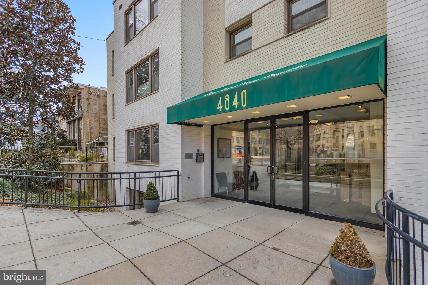 4840 MACARTHUR BLVD NW #307, WASHINGTON, District Of Columbia 20007, 2 Bedrooms Bedrooms, ,1 BathroomBathrooms,Residential,For sale,4840 MACARTHUR BLVD NW #307,DCDC2185450 MLS # DCDC2185450