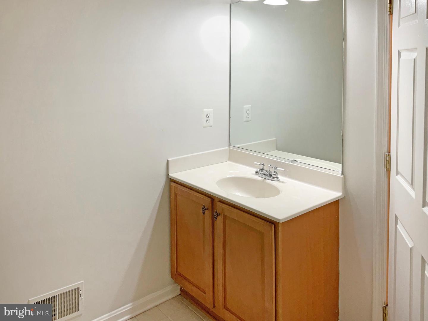 46 HUNTON DR, FREDERICKSBURG, Virginia 22405, 3 Bedrooms Bedrooms, ,2 BathroomsBathrooms,Residential,For sale,46 HUNTON DR,VAST2036000 MLS # VAST2036000