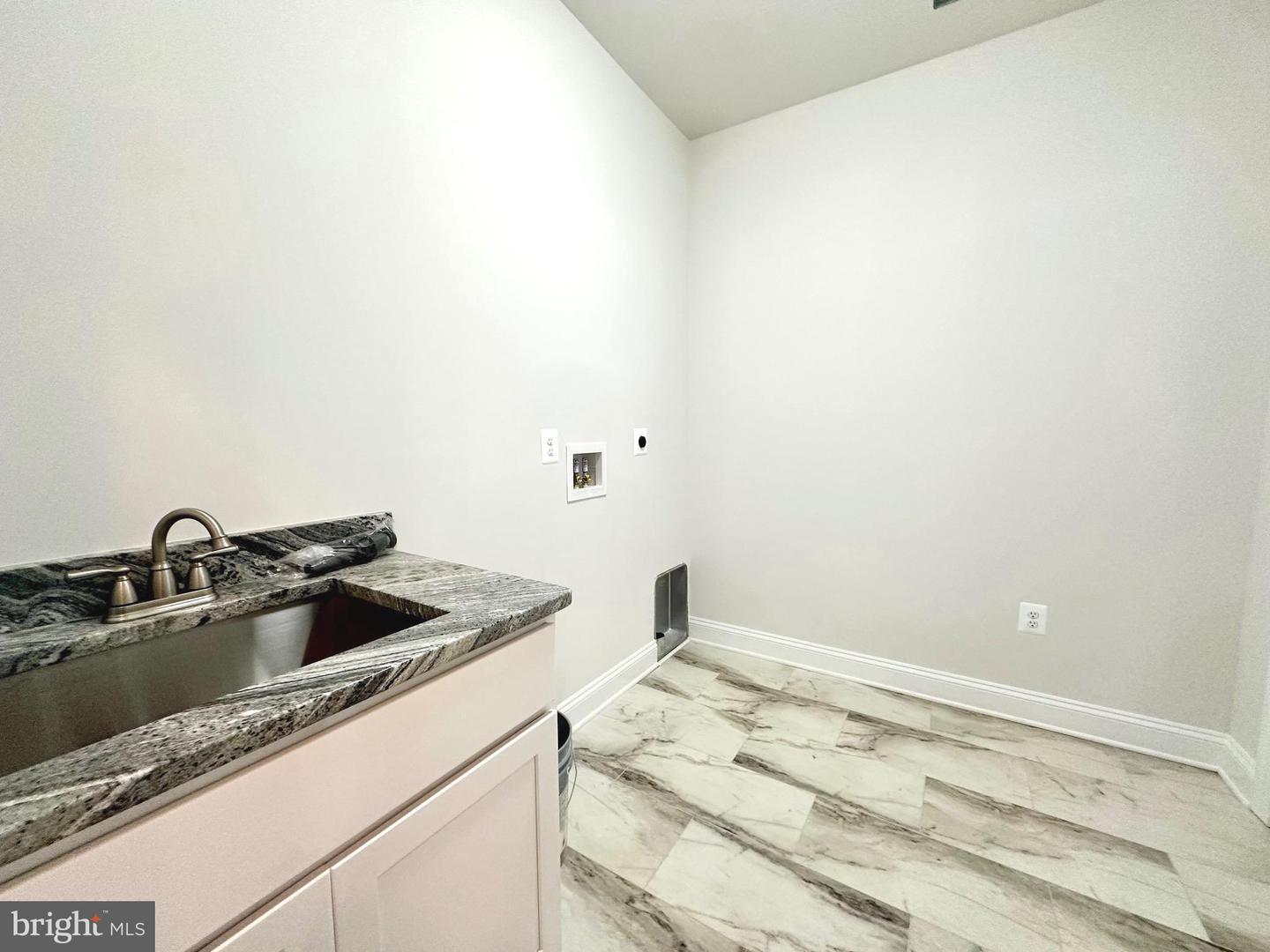 2012 DOZER LN., CATLETT, Virginia 20119, 4 Bedrooms Bedrooms, 7 Rooms Rooms,3 BathroomsBathrooms,Residential,For sale,2012 DOZER LN.,VAFQ2015372 MLS # VAFQ2015372
