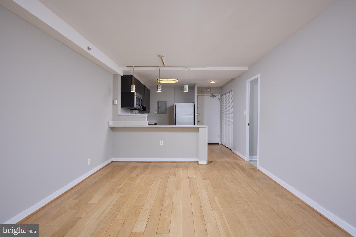 1101 3RD ST SW #202, WASHINGTON, District Of Columbia 20024, 1 Bedroom Bedrooms, ,1 BathroomBathrooms,Residential,For sale,1101 3RD ST SW #202,DCDC2185528 MLS # DCDC2185528