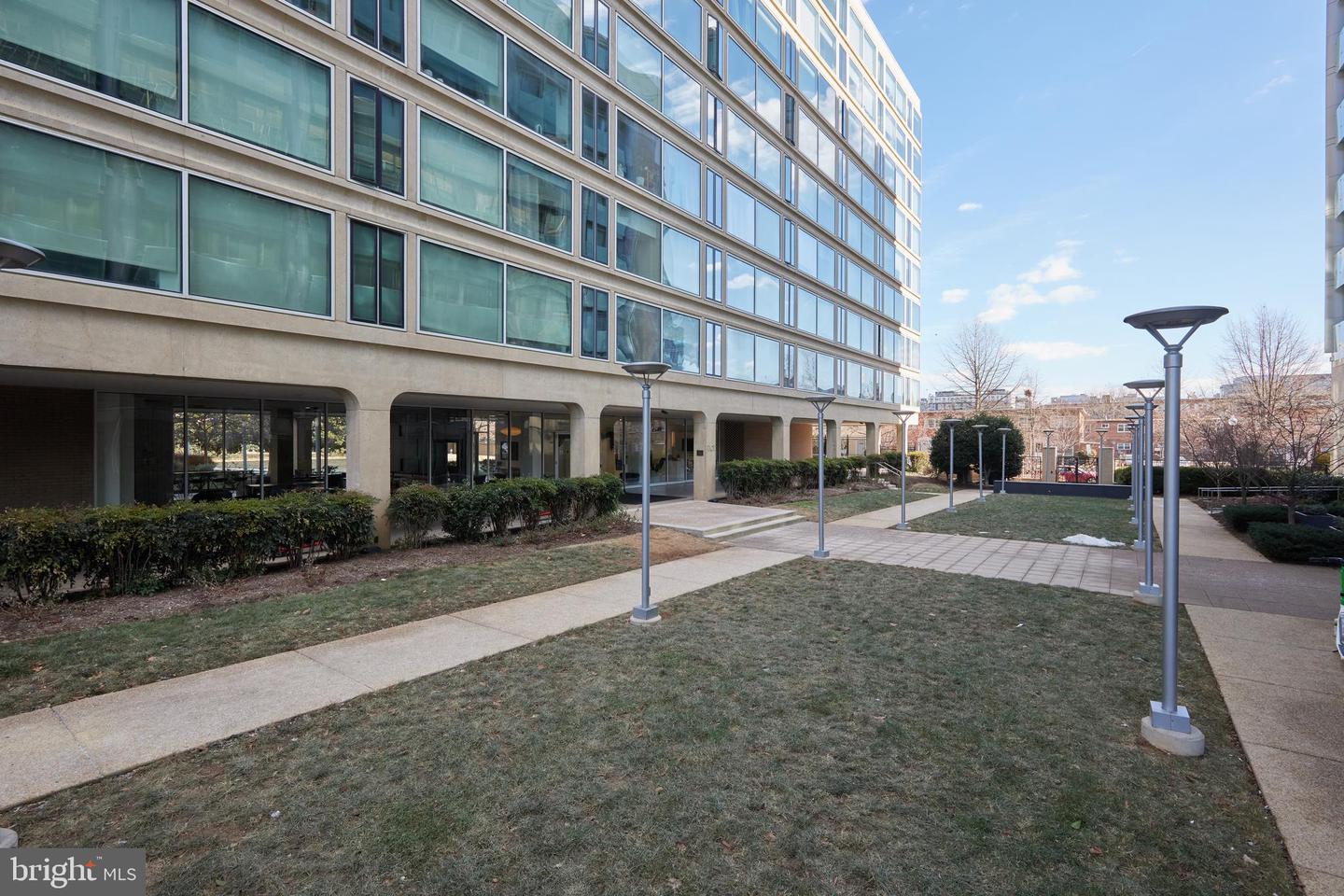 1101 3RD ST SW #202, WASHINGTON, District Of Columbia 20024, 1 Bedroom Bedrooms, ,1 BathroomBathrooms,Residential,For sale,1101 3RD ST SW #202,DCDC2185528 MLS # DCDC2185528