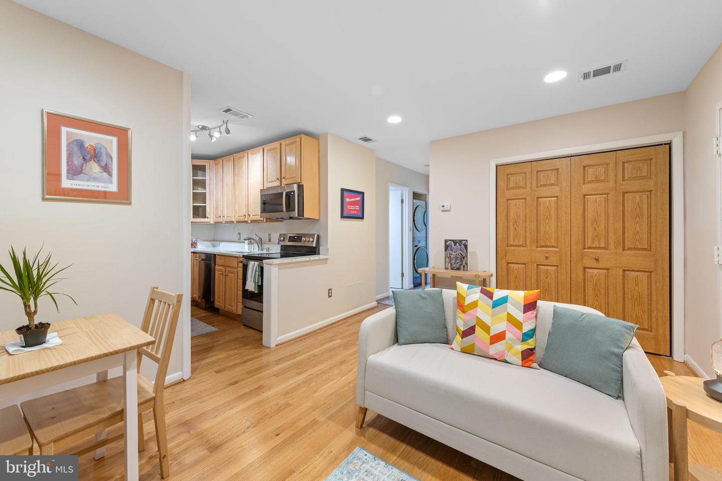 2012 O ST NW #22, WASHINGTON, District Of Columbia 20036, 1 Bedroom Bedrooms, ,1 BathroomBathrooms,Residential,For sale,2012 O ST NW #22,DCDC2185264 MLS # DCDC2185264