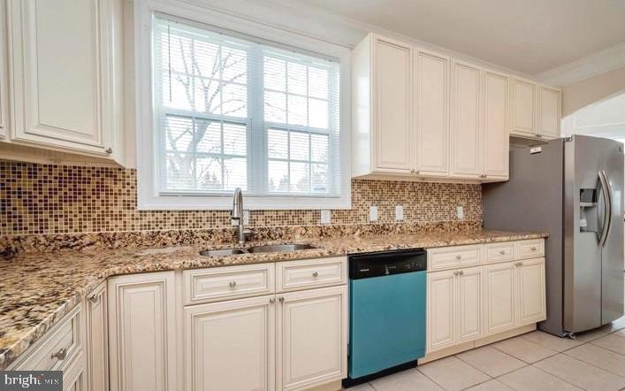 6614 QUANDER RD, ALEXANDRIA, Virginia 22307, 7 Bedrooms Bedrooms, ,5 BathroomsBathrooms,Residential,For sale,6614 QUANDER RD,VAFX2213718 MLS # VAFX2213718