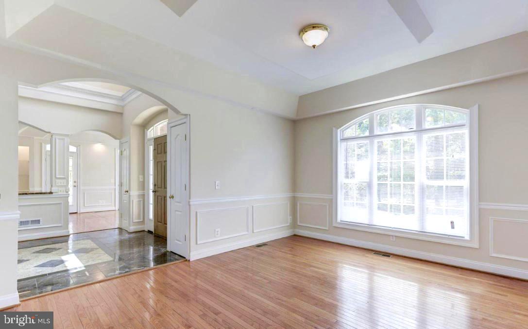 6614 QUANDER RD, ALEXANDRIA, Virginia 22307, 7 Bedrooms Bedrooms, ,5 BathroomsBathrooms,Residential,For sale,6614 QUANDER RD,VAFX2213718 MLS # VAFX2213718