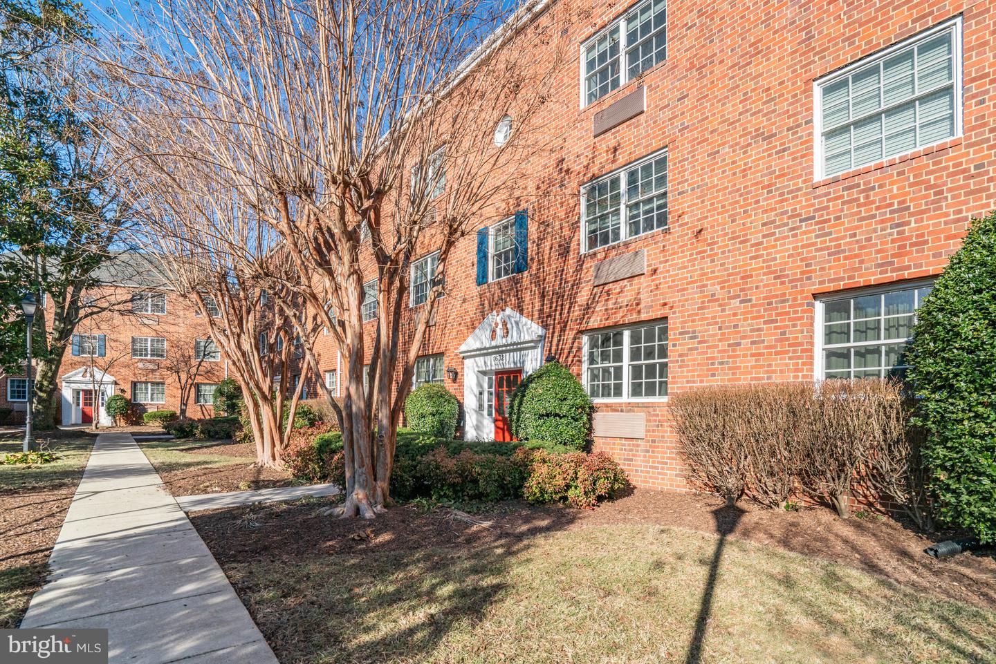 1632 W ABINGDON DR #302, ALEXANDRIA, Virginia 22314, 1 Bedroom Bedrooms, ,1 BathroomBathrooms,Residential,For sale,1632 W ABINGDON DR #302,VAAX2041434 MLS # VAAX2041434