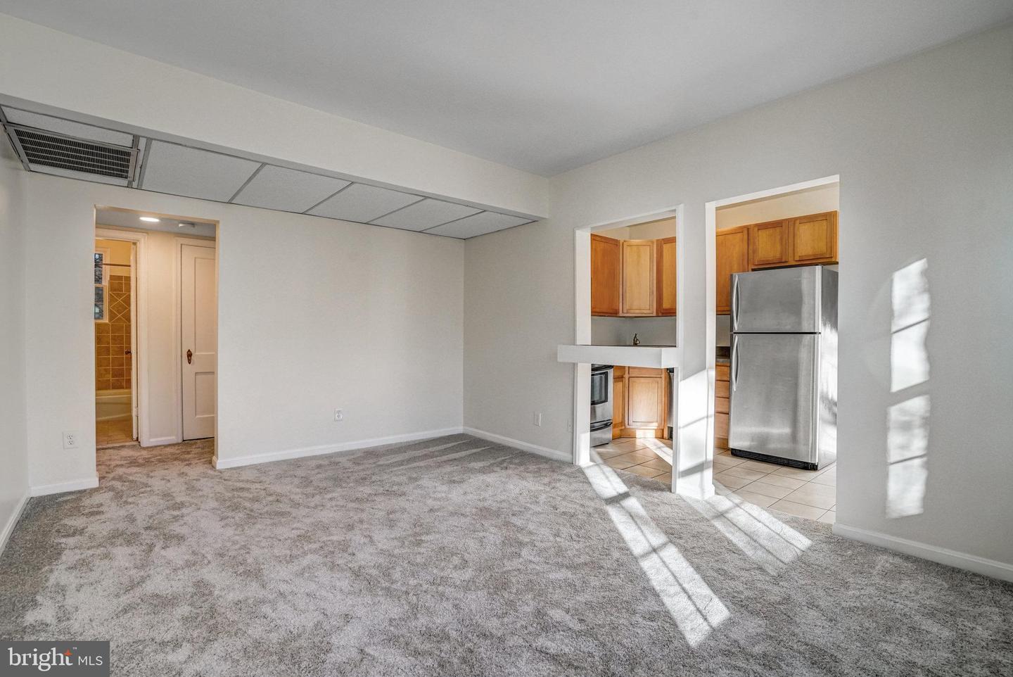 1900 N RHODES ST #70, ARLINGTON, Virginia 22201, 1 Bedroom Bedrooms, ,1 BathroomBathrooms,Residential,For sale,1900 N RHODES ST #70,VAAR2053496 MLS # VAAR2053496