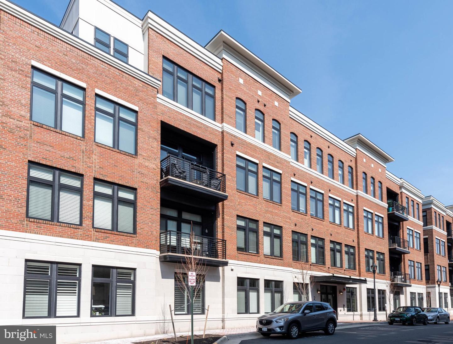 2 STATIONMASTER ST SE #302, LEESBURG, Virginia 20175, 2 Bedrooms Bedrooms, ,2 BathroomsBathrooms,Residential,For sale,2 STATIONMASTER ST SE #302,VALO2086892 MLS # VALO2086892