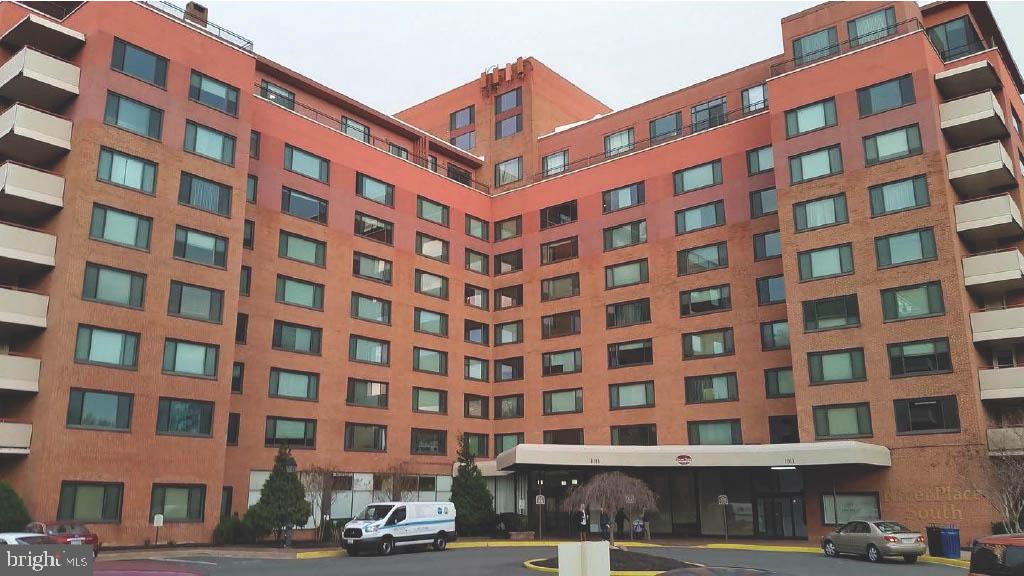 1011 ARLINGTON BLVD #1043, ARLINGTON, Virginia 22209, 1 Bedroom Bedrooms, 1 Room Rooms,1 BathroomBathrooms,Residential,For sale,1011 ARLINGTON BLVD #1043,VAAR2051910 MLS # VAAR2051910