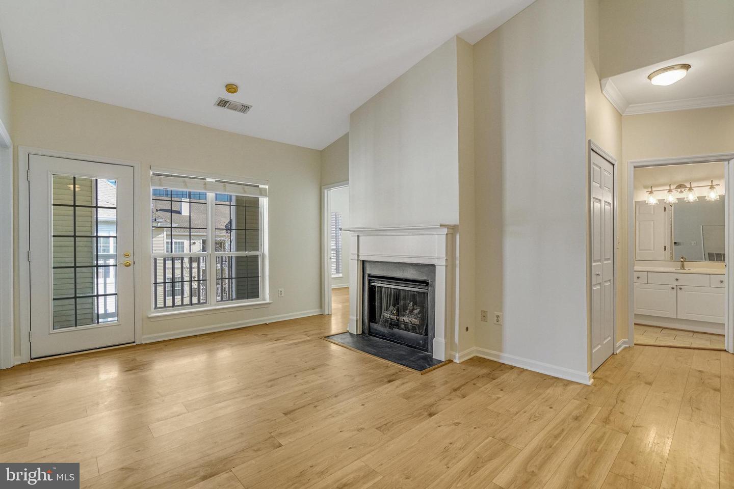 4561 STRUTFIELD LN #3403, ALEXANDRIA, Virginia 22311, 2 Bedrooms Bedrooms, ,2 BathroomsBathrooms,Residential,For sale,4561 STRUTFIELD LN #3403,VAAX2041916 MLS # VAAX2041916