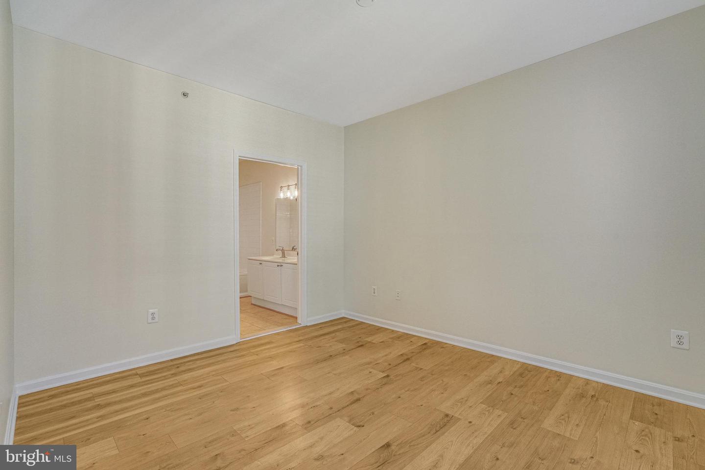 4561 STRUTFIELD LN #3403, ALEXANDRIA, Virginia 22311, 2 Bedrooms Bedrooms, ,2 BathroomsBathrooms,Residential,For sale,4561 STRUTFIELD LN #3403,VAAX2041916 MLS # VAAX2041916