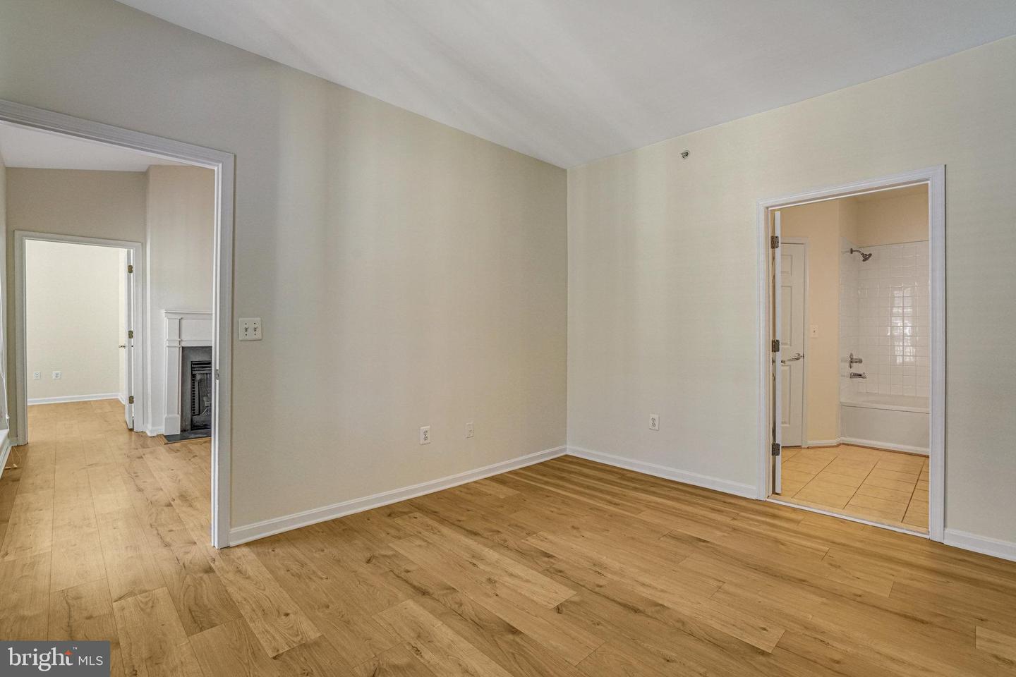 4561 STRUTFIELD LN #3403, ALEXANDRIA, Virginia 22311, 2 Bedrooms Bedrooms, ,2 BathroomsBathrooms,Residential,For sale,4561 STRUTFIELD LN #3403,VAAX2041916 MLS # VAAX2041916