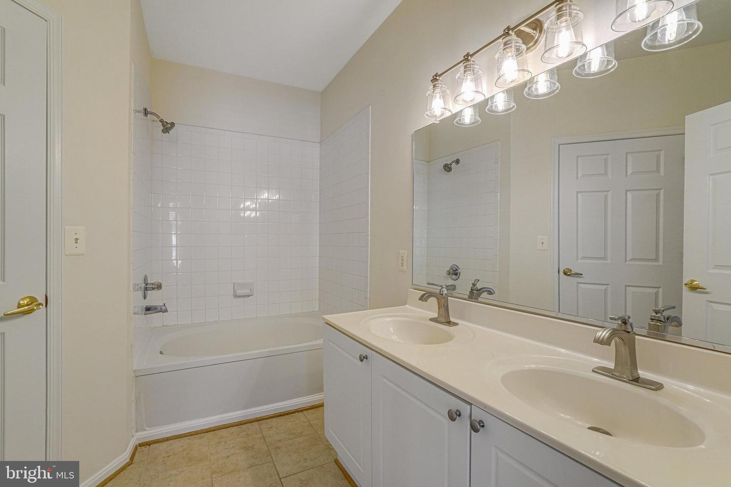 4561 STRUTFIELD LN #3403, ALEXANDRIA, Virginia 22311, 2 Bedrooms Bedrooms, ,2 BathroomsBathrooms,Residential,For sale,4561 STRUTFIELD LN #3403,VAAX2041916 MLS # VAAX2041916