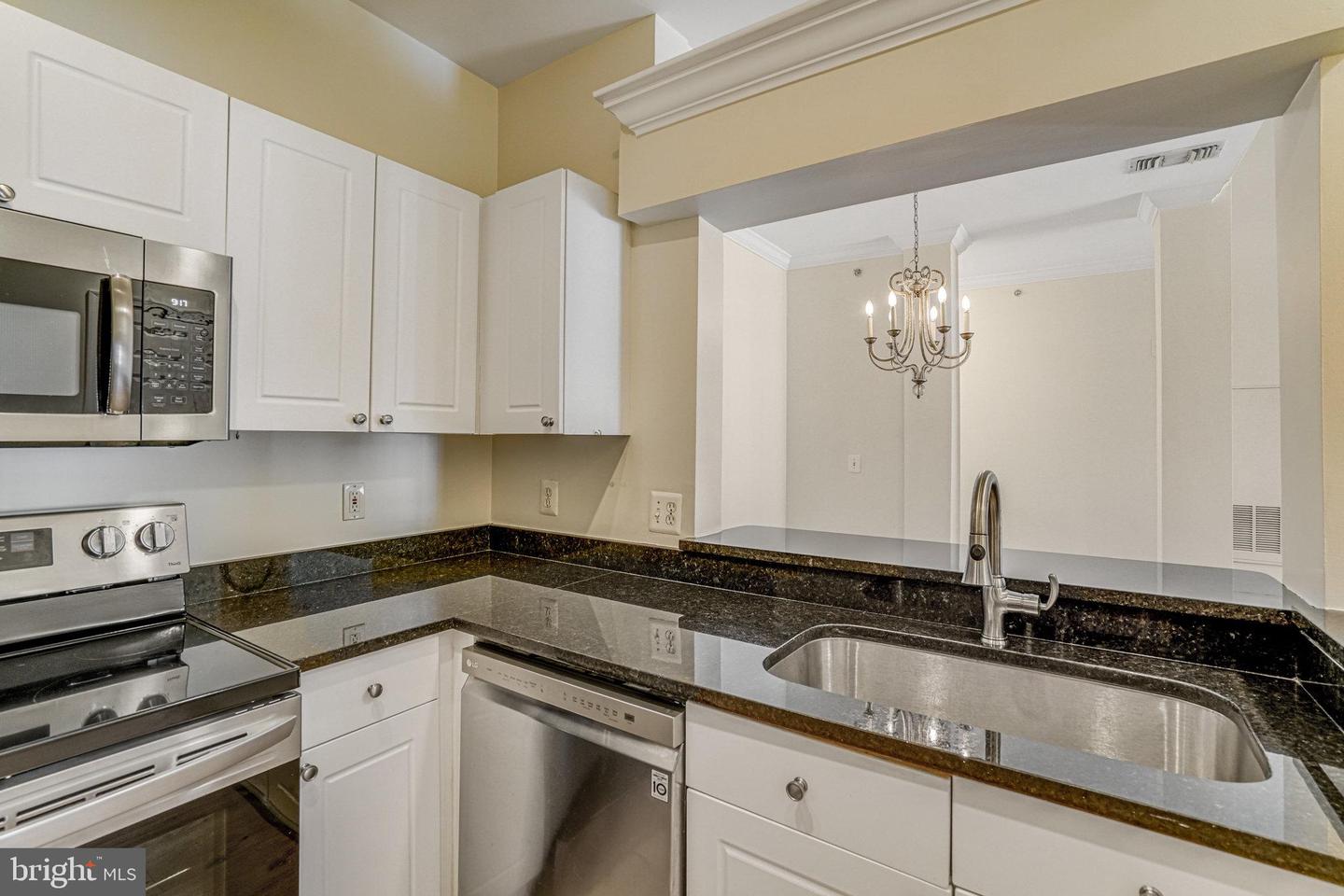 4561 STRUTFIELD LN #3403, ALEXANDRIA, Virginia 22311, 2 Bedrooms Bedrooms, ,2 BathroomsBathrooms,Residential,For sale,4561 STRUTFIELD LN #3403,VAAX2041916 MLS # VAAX2041916