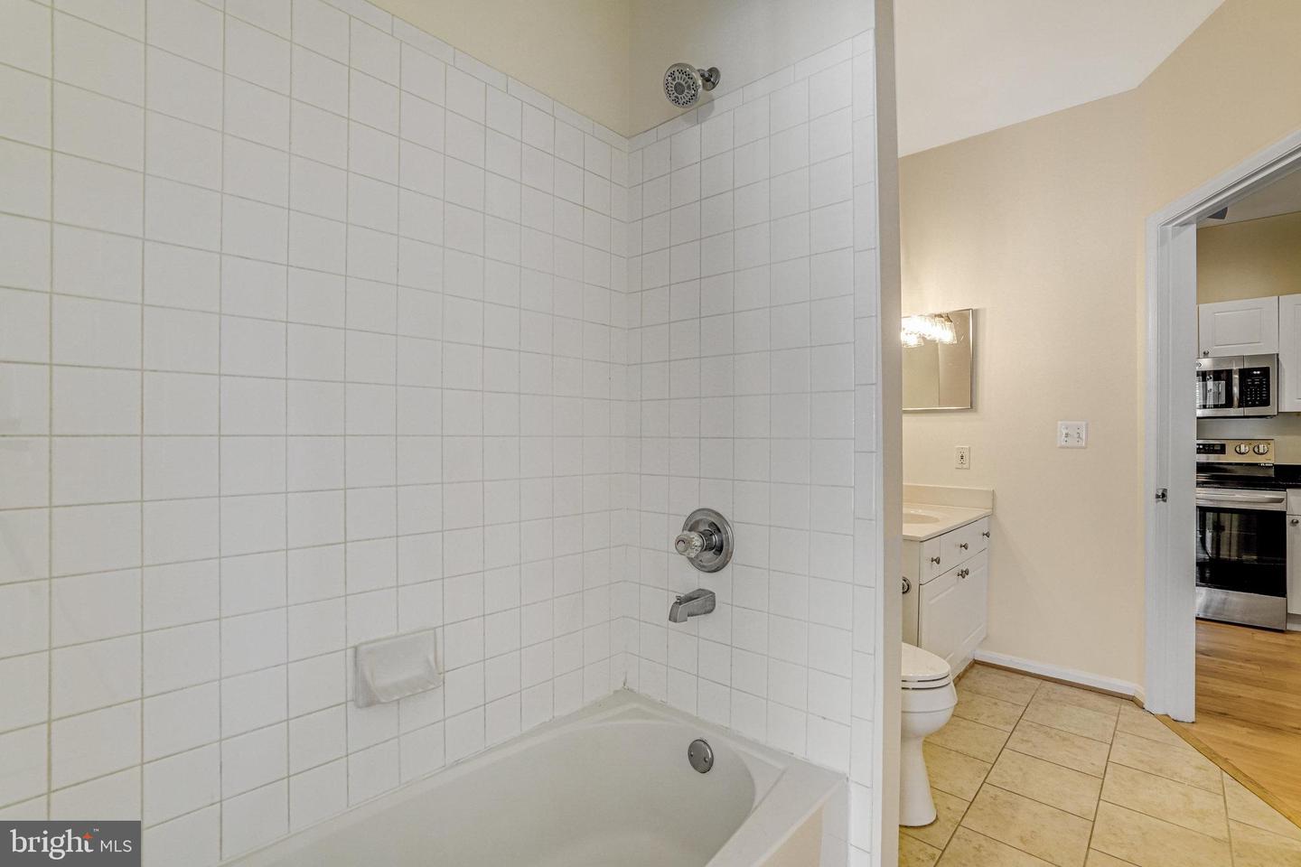4561 STRUTFIELD LN #3403, ALEXANDRIA, Virginia 22311, 2 Bedrooms Bedrooms, ,2 BathroomsBathrooms,Residential,For sale,4561 STRUTFIELD LN #3403,VAAX2041916 MLS # VAAX2041916