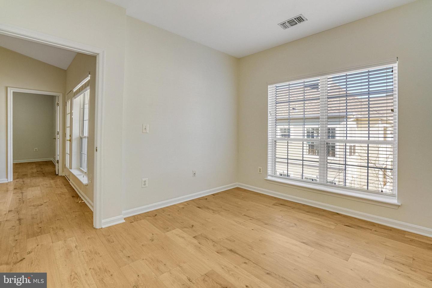 4561 STRUTFIELD LN #3403, ALEXANDRIA, Virginia 22311, 2 Bedrooms Bedrooms, ,2 BathroomsBathrooms,Residential,For sale,4561 STRUTFIELD LN #3403,VAAX2041916 MLS # VAAX2041916
