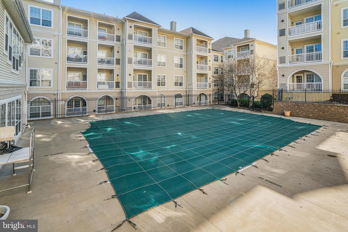 4561 STRUTFIELD LN #3403, ALEXANDRIA, Virginia 22311, 2 Bedrooms Bedrooms, ,2 BathroomsBathrooms,Residential,For sale,4561 STRUTFIELD LN #3403,VAAX2041916 MLS # VAAX2041916