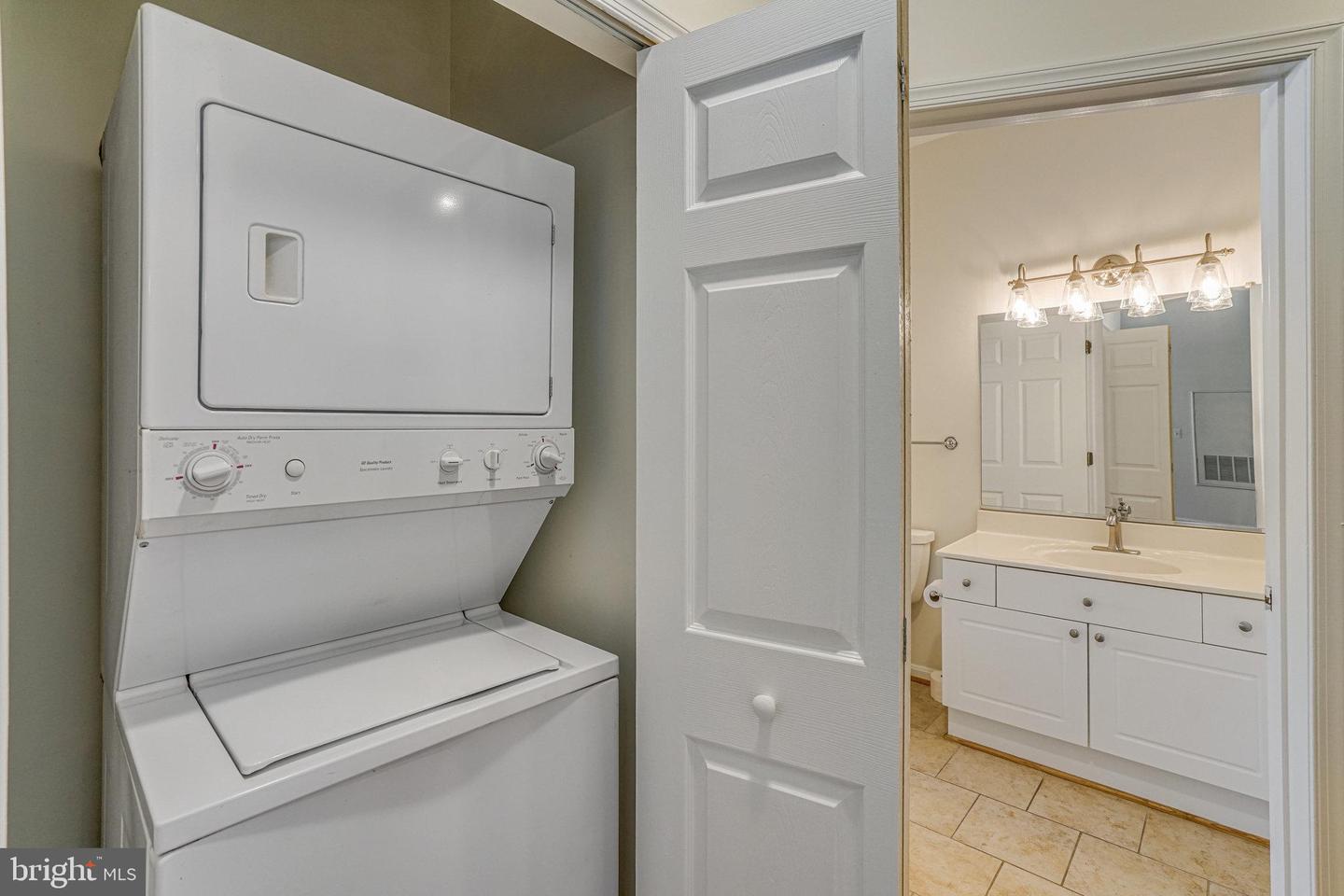 4561 STRUTFIELD LN #3403, ALEXANDRIA, Virginia 22311, 2 Bedrooms Bedrooms, ,2 BathroomsBathrooms,Residential,For sale,4561 STRUTFIELD LN #3403,VAAX2041916 MLS # VAAX2041916