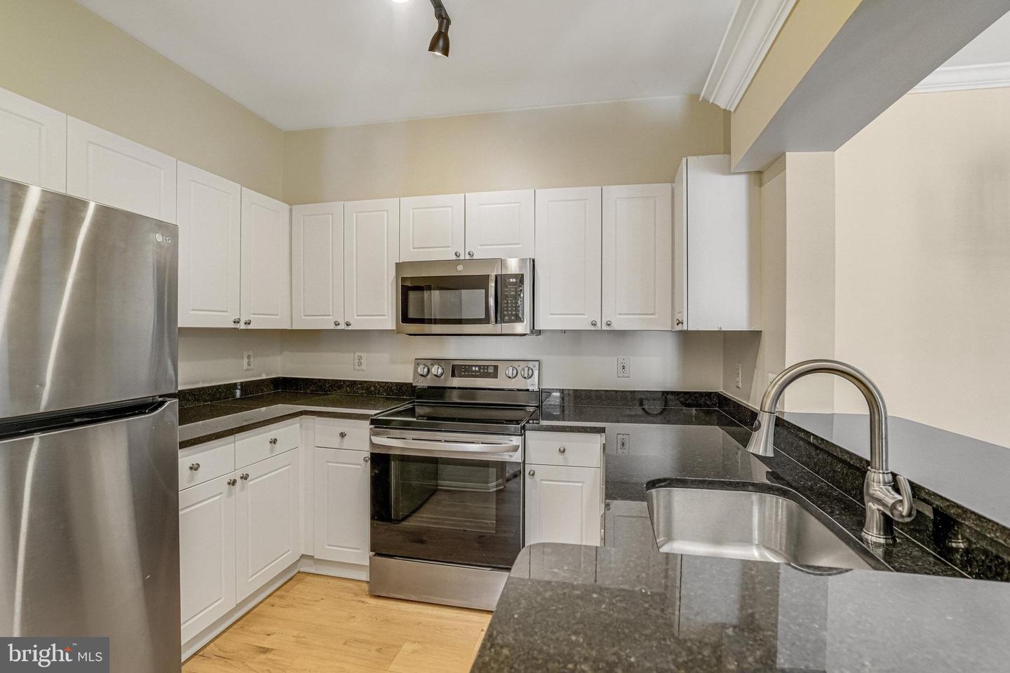 4561 STRUTFIELD LN #3403, ALEXANDRIA, Virginia 22311, 2 Bedrooms Bedrooms, ,2 BathroomsBathrooms,Residential,For sale,4561 STRUTFIELD LN #3403,VAAX2041916 MLS # VAAX2041916