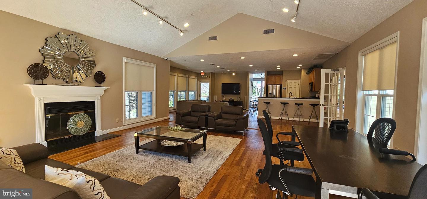 1524 LINCOLN WAY #214, MCLEAN, Virginia 22102, 1 Bedroom Bedrooms, ,1 BathroomBathrooms,Residential,For sale,1524 LINCOLN WAY #214,VAFX2222644 MLS # VAFX2222644