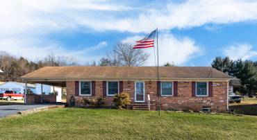 558 GALENA RD, STAUNTON, Virginia 24401, 3 Bedrooms Bedrooms, ,2 BathroomsBathrooms,Residential,558 GALENA RD,661011 MLS # 661011