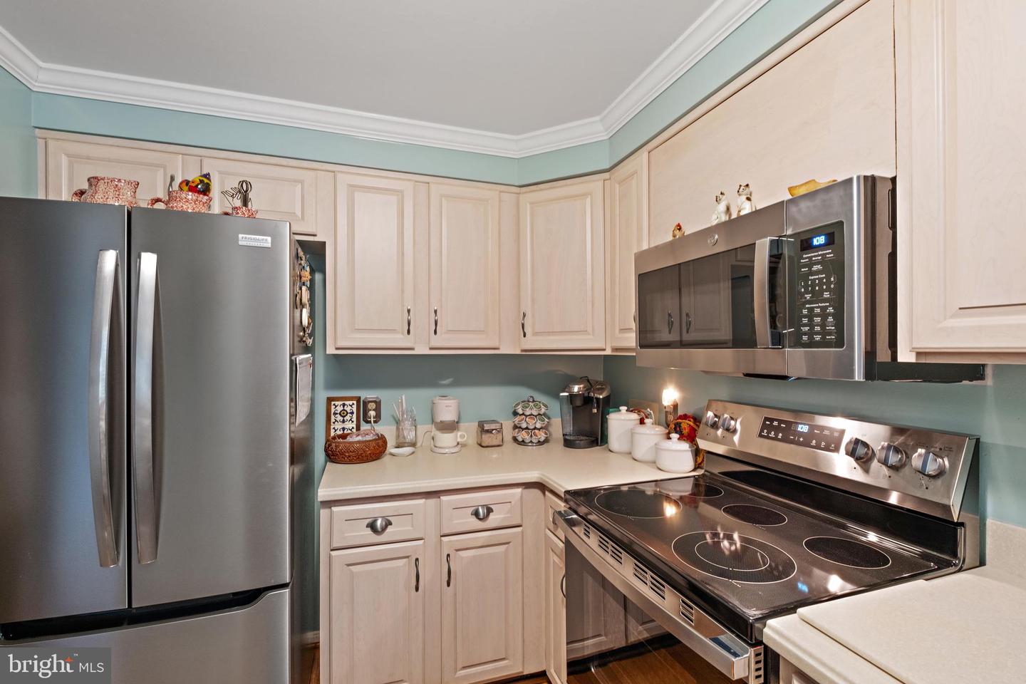 10808 WINTER CORN LN, RESTON, Virginia 20191, 3 Bedrooms Bedrooms, 7 Rooms Rooms,2 BathroomsBathrooms,Residential,For sale,10808 WINTER CORN LN,VAFX2214984 MLS # VAFX2214984