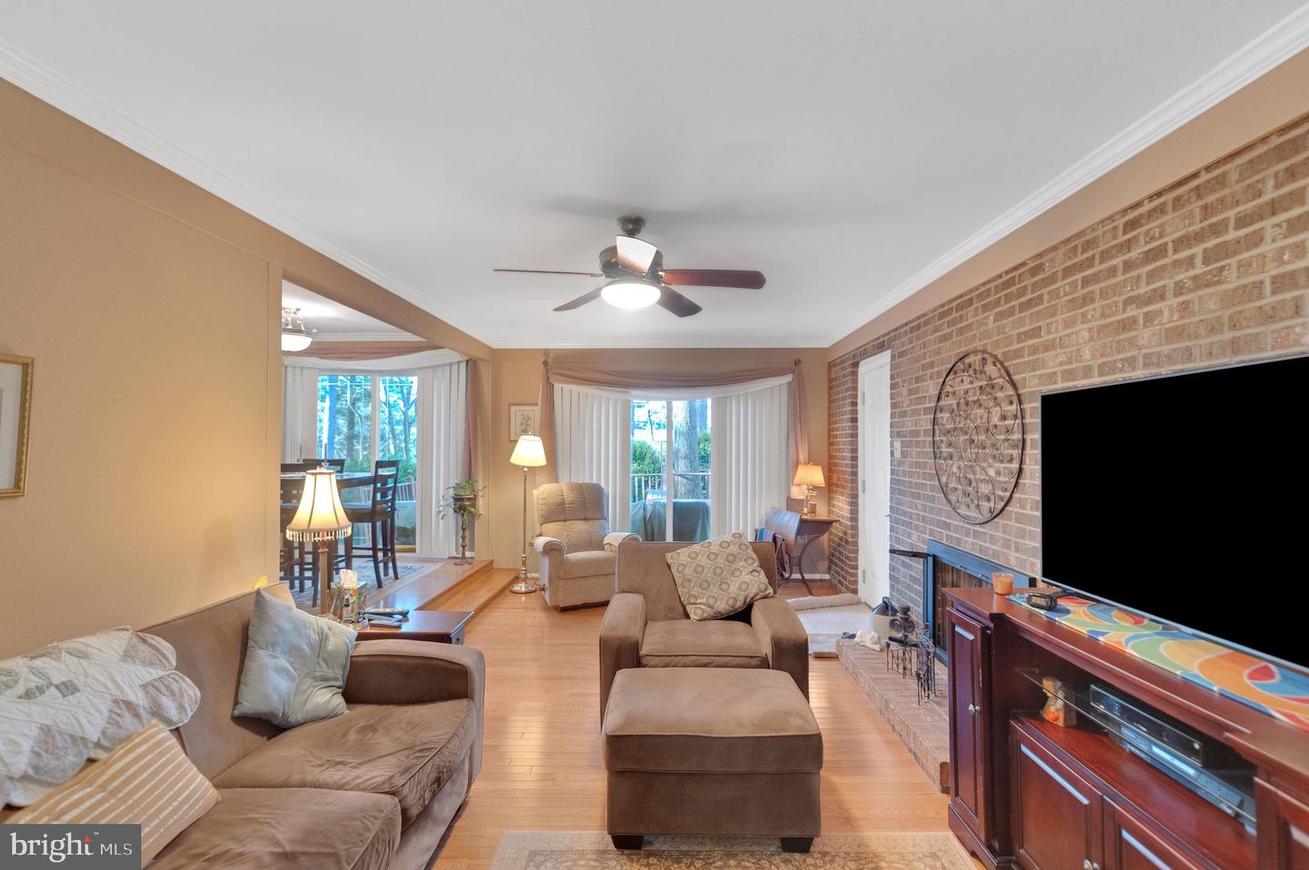 10808 WINTER CORN LN, RESTON, Virginia 20191, 3 Bedrooms Bedrooms, 7 Rooms Rooms,2 BathroomsBathrooms,Residential,For sale,10808 WINTER CORN LN,VAFX2214984 MLS # VAFX2214984