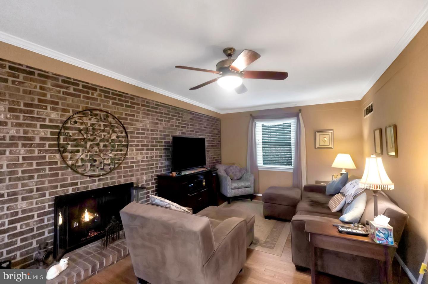 10808 WINTER CORN LN, RESTON, Virginia 20191, 3 Bedrooms Bedrooms, 7 Rooms Rooms,2 BathroomsBathrooms,Residential,For sale,10808 WINTER CORN LN,VAFX2214984 MLS # VAFX2214984