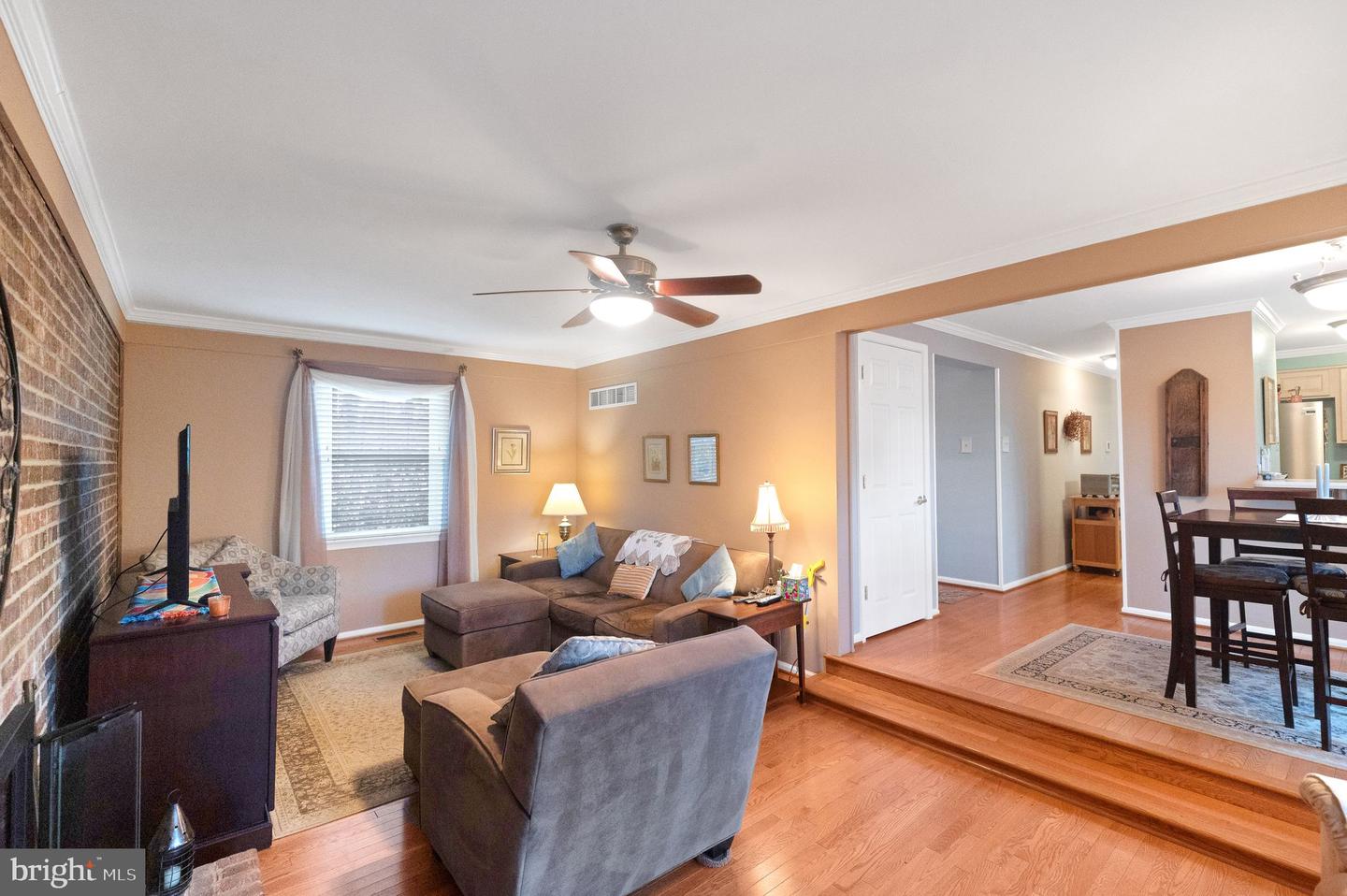 10808 WINTER CORN LN, RESTON, Virginia 20191, 3 Bedrooms Bedrooms, 7 Rooms Rooms,2 BathroomsBathrooms,Residential,For sale,10808 WINTER CORN LN,VAFX2214984 MLS # VAFX2214984