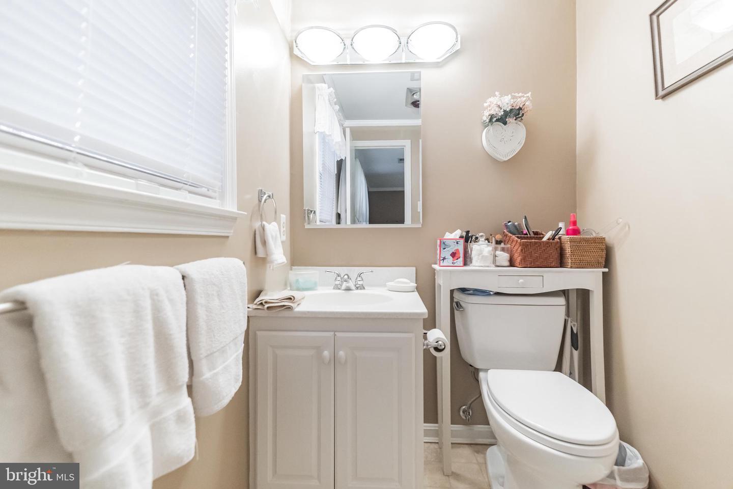 10808 WINTER CORN LN, RESTON, Virginia 20191, 3 Bedrooms Bedrooms, 7 Rooms Rooms,2 BathroomsBathrooms,Residential,For sale,10808 WINTER CORN LN,VAFX2214984 MLS # VAFX2214984