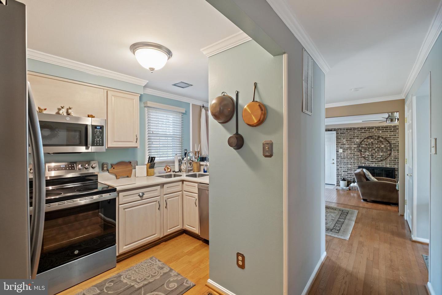 10808 WINTER CORN LN, RESTON, Virginia 20191, 3 Bedrooms Bedrooms, 7 Rooms Rooms,2 BathroomsBathrooms,Residential,For sale,10808 WINTER CORN LN,VAFX2214984 MLS # VAFX2214984