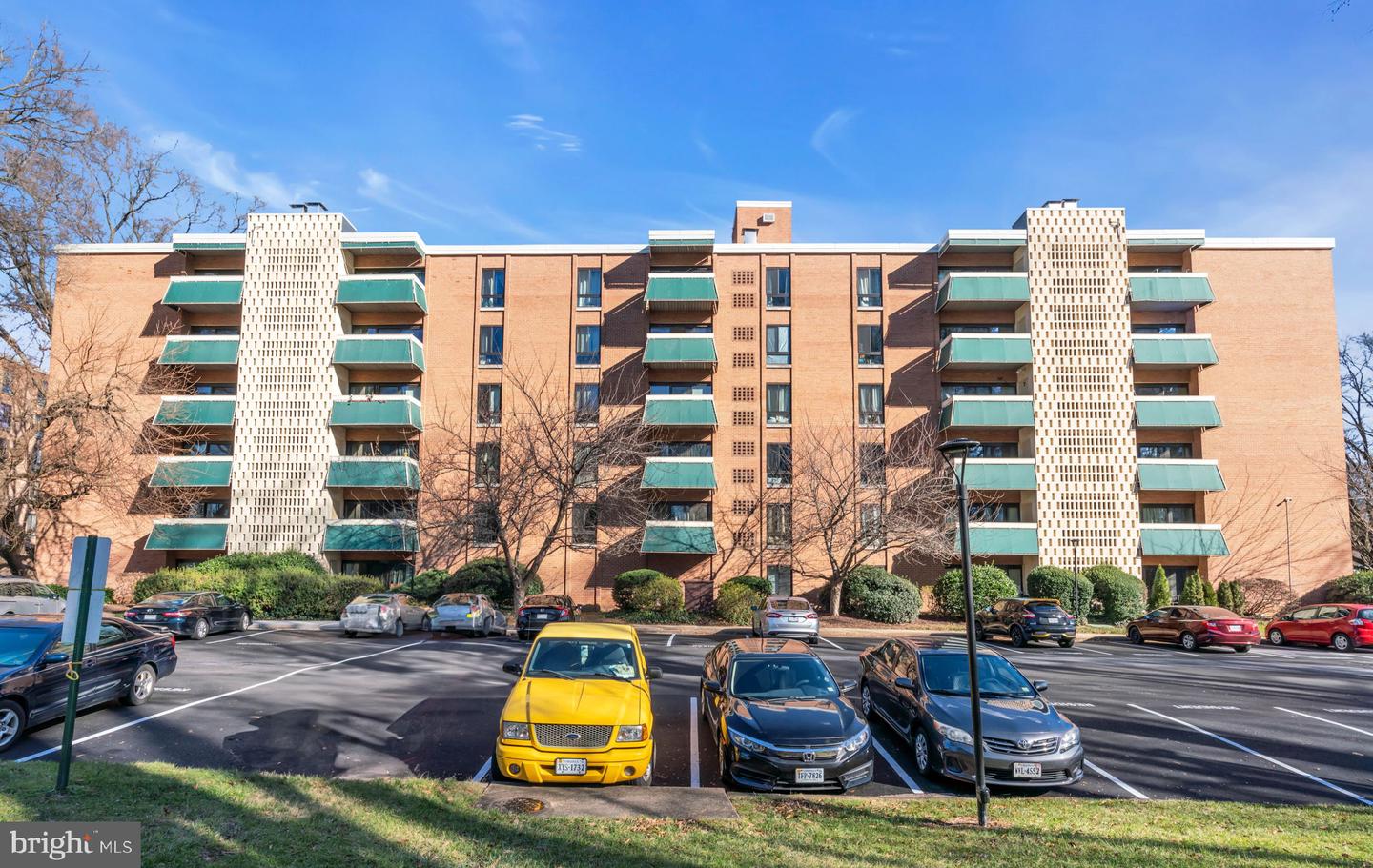 6141 LEESBURG PIKE #504, FALLS CHURCH, Virginia 22041, 1 Bedroom Bedrooms, ,1 BathroomBathrooms,Residential,For sale,6141 LEESBURG PIKE #504,VAFX2222634 MLS # VAFX2222634