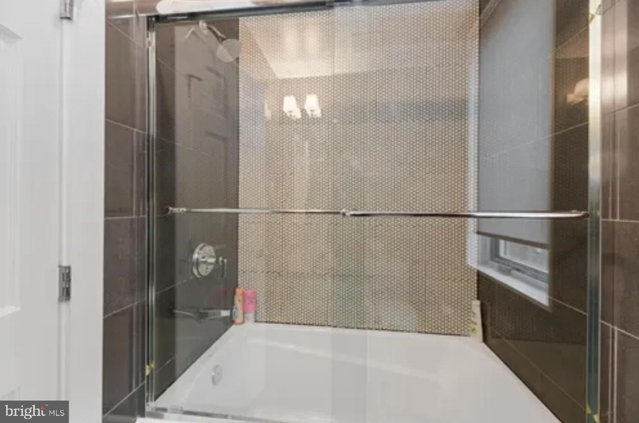 915 3RD ST NE, WASHINGTON, District Of Columbia 20002, 5 Bedrooms Bedrooms, ,6 BathroomsBathrooms,Residential,For sale,915 3RD ST NE,DCDC2155662 MLS # DCDC2155662