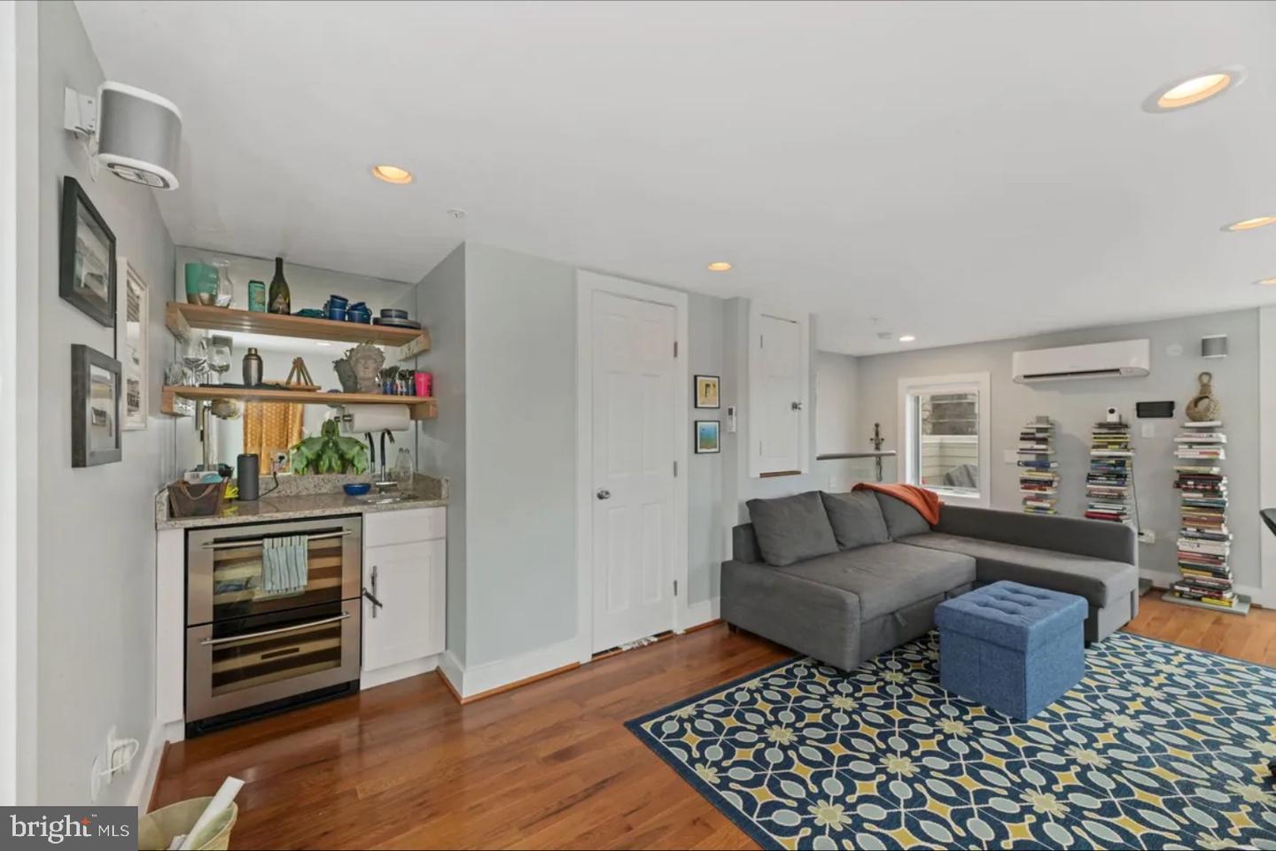 915 3RD ST NE, WASHINGTON, District Of Columbia 20002, 5 Bedrooms Bedrooms, ,6 BathroomsBathrooms,Residential,For sale,915 3RD ST NE,DCDC2155662 MLS # DCDC2155662