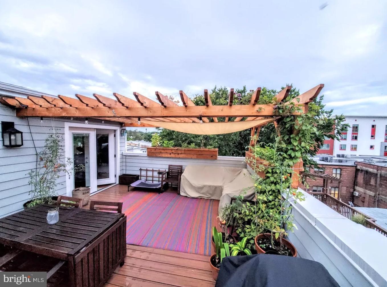 915 3RD ST NE, WASHINGTON, District Of Columbia 20002, 5 Bedrooms Bedrooms, ,6 BathroomsBathrooms,Residential,For sale,915 3RD ST NE,DCDC2155662 MLS # DCDC2155662