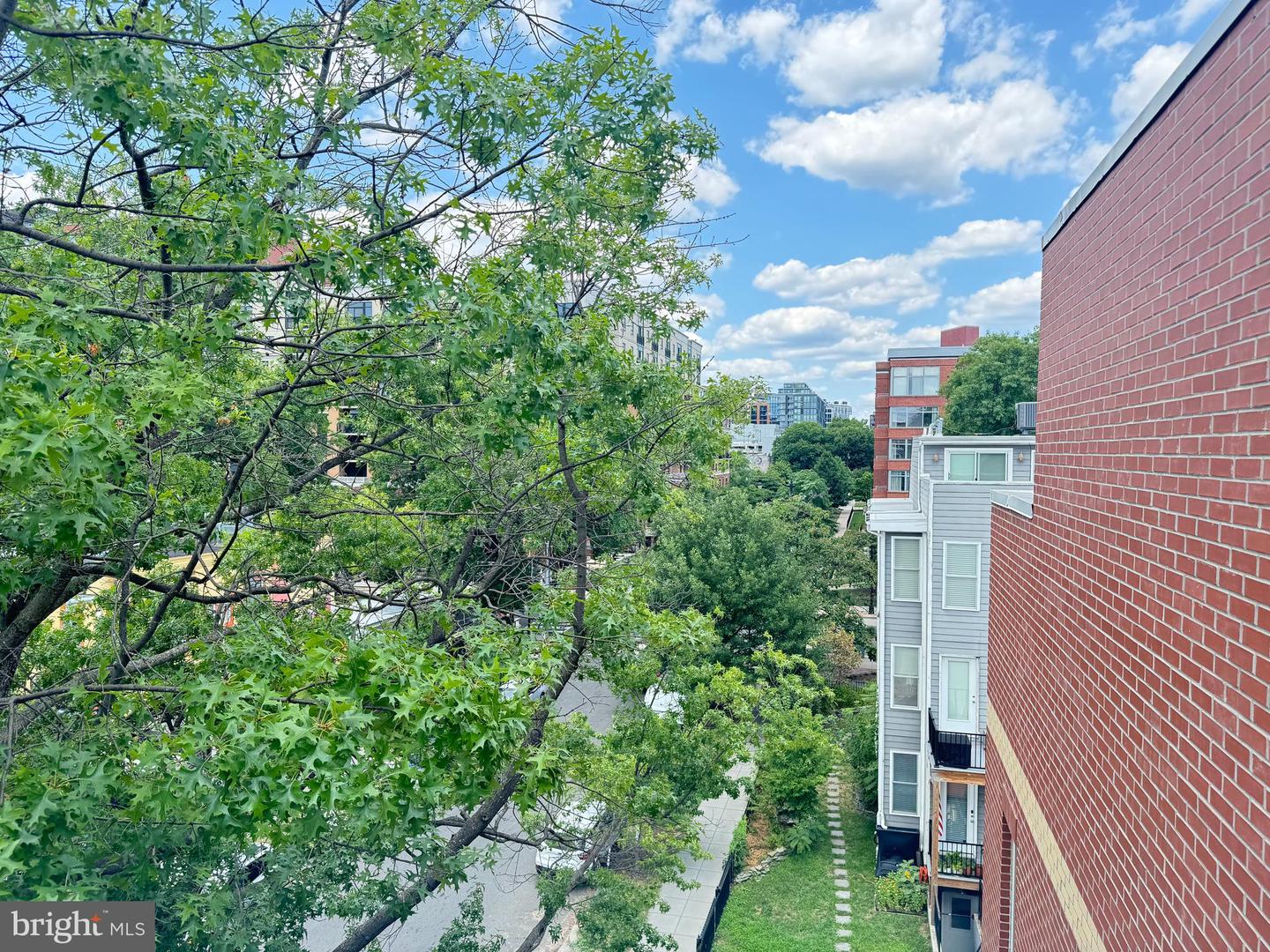 915 3RD ST NE, WASHINGTON, District Of Columbia 20002, 5 Bedrooms Bedrooms, ,6 BathroomsBathrooms,Residential,For sale,915 3RD ST NE,DCDC2155662 MLS # DCDC2155662