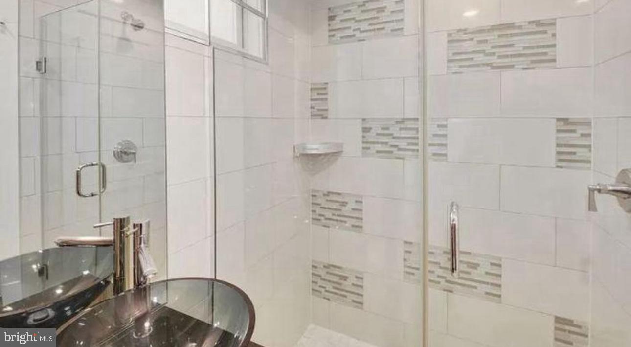 915 3RD ST NE, WASHINGTON, District Of Columbia 20002, 5 Bedrooms Bedrooms, ,6 BathroomsBathrooms,Residential,For sale,915 3RD ST NE,DCDC2155662 MLS # DCDC2155662
