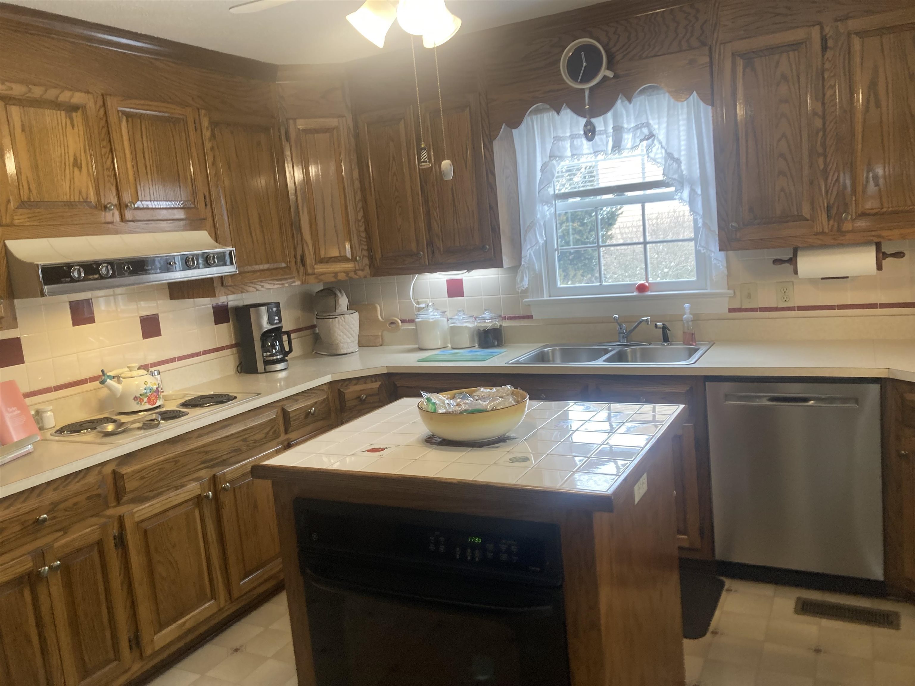36 SPRING CT, WAYNESBORO, Virginia 22980, 3 Bedrooms Bedrooms, ,3 BathroomsBathrooms,Residential,36 SPRING CT,661035 MLS # 661035