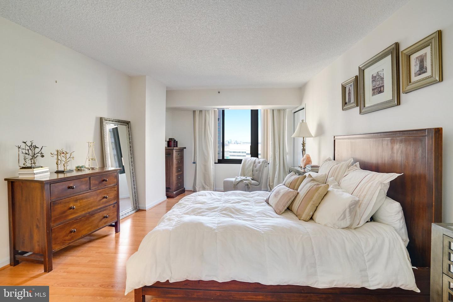 1300 CRYSTAL DR #1210S, ARLINGTON, Virginia 22202, 2 Bedrooms Bedrooms, ,2 BathroomsBathrooms,Residential,For sale,1300 CRYSTAL DR #1210S,VAAR2053076 MLS # VAAR2053076