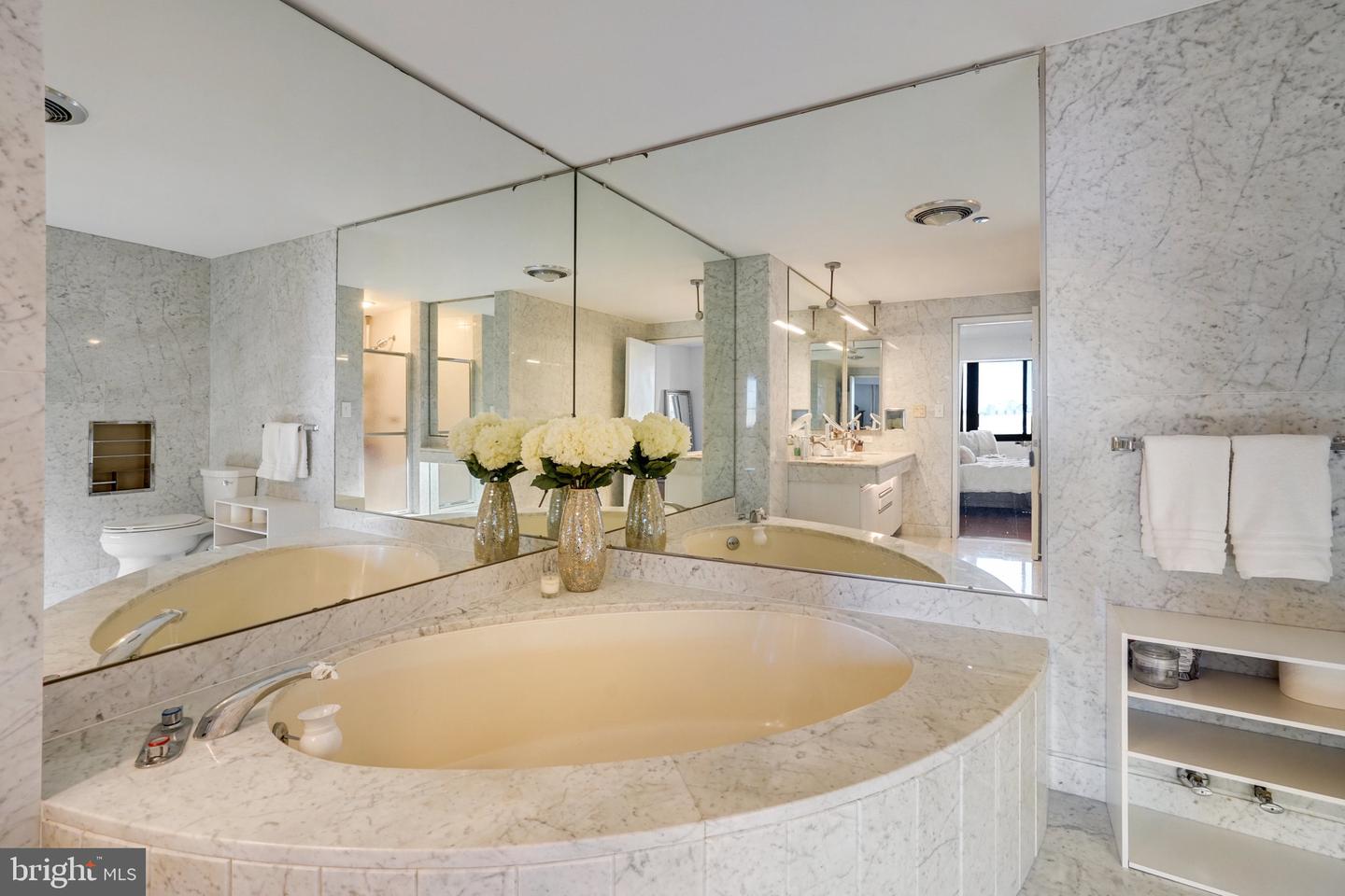 1300 CRYSTAL DR #1210S, ARLINGTON, Virginia 22202, 2 Bedrooms Bedrooms, ,2 BathroomsBathrooms,Residential,For sale,1300 CRYSTAL DR #1210S,VAAR2053076 MLS # VAAR2053076