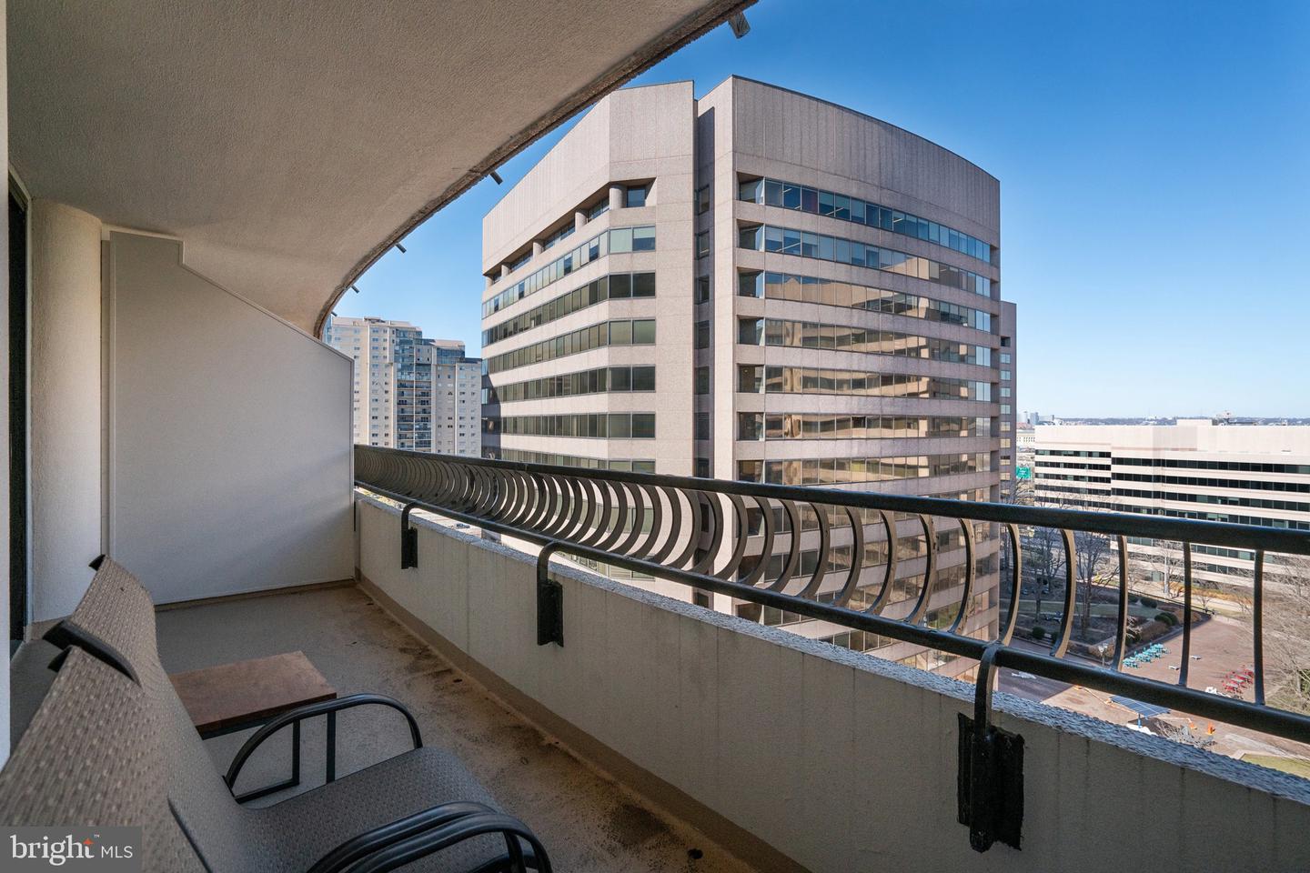1300 CRYSTAL DR #1210S, ARLINGTON, Virginia 22202, 2 Bedrooms Bedrooms, ,2 BathroomsBathrooms,Residential,For sale,1300 CRYSTAL DR #1210S,VAAR2053076 MLS # VAAR2053076